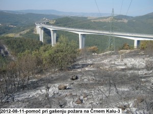 2012-08-11-pomoč pri gašenju požara na Črnem Kalu-3
