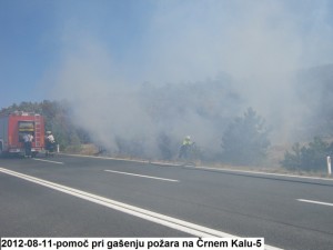 2012-08-11-pomoč pri gašenju požara na Črnem Kalu-5
